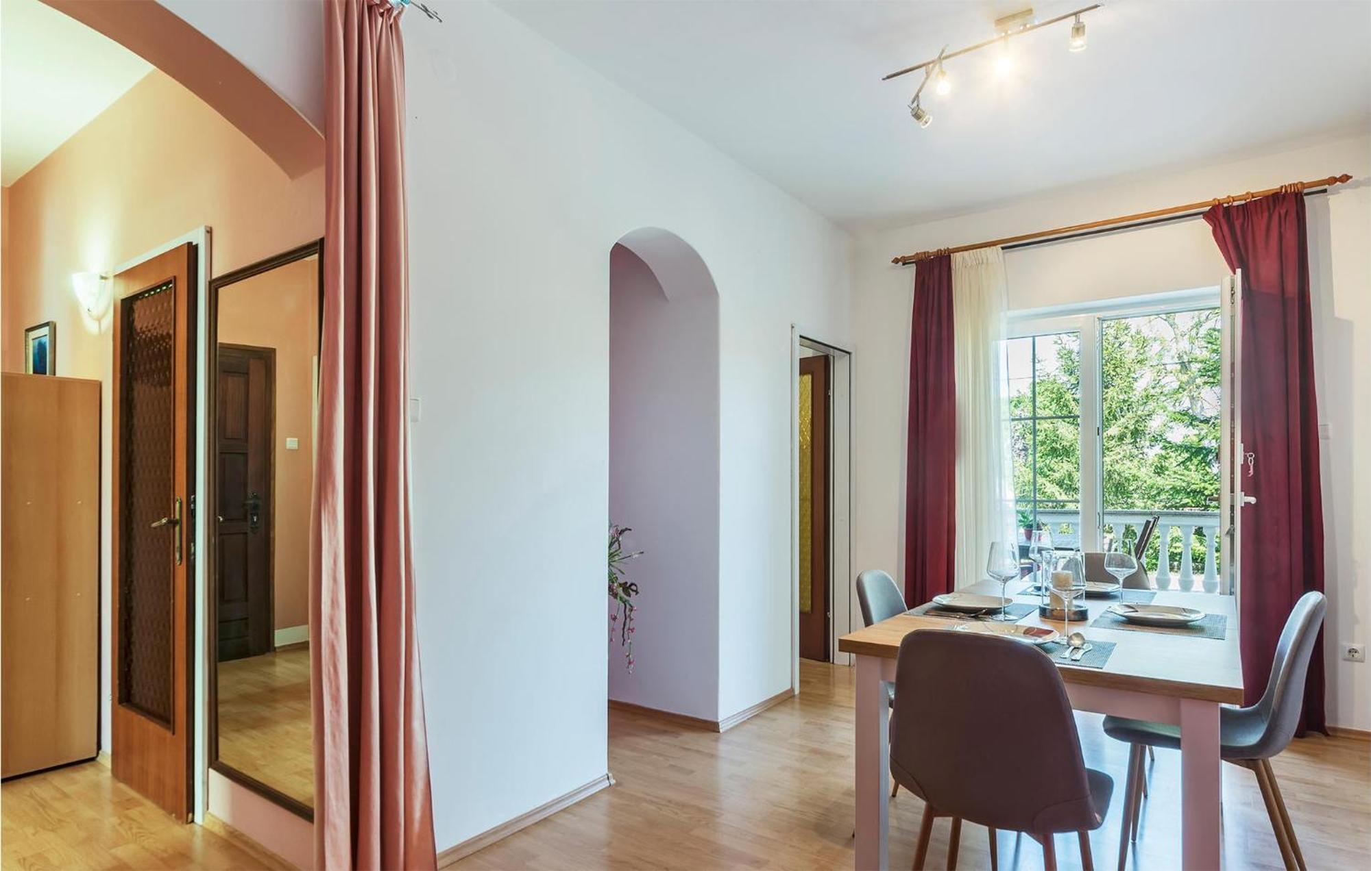 2 Bedroom Beautiful Apartment In Valtura Zewnętrze zdjęcie