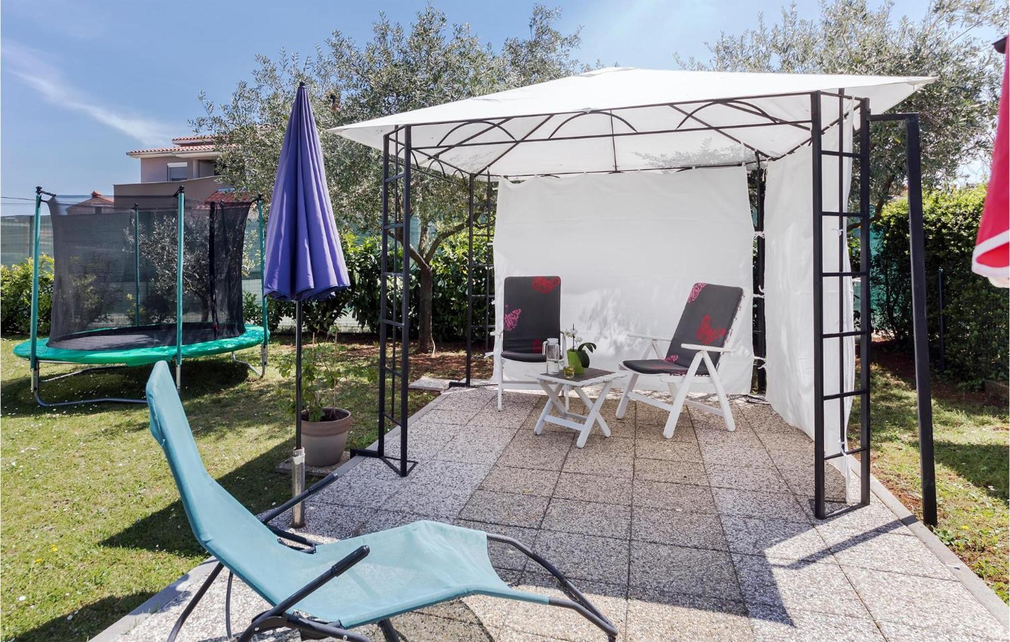 2 Bedroom Beautiful Apartment In Valtura Zewnętrze zdjęcie